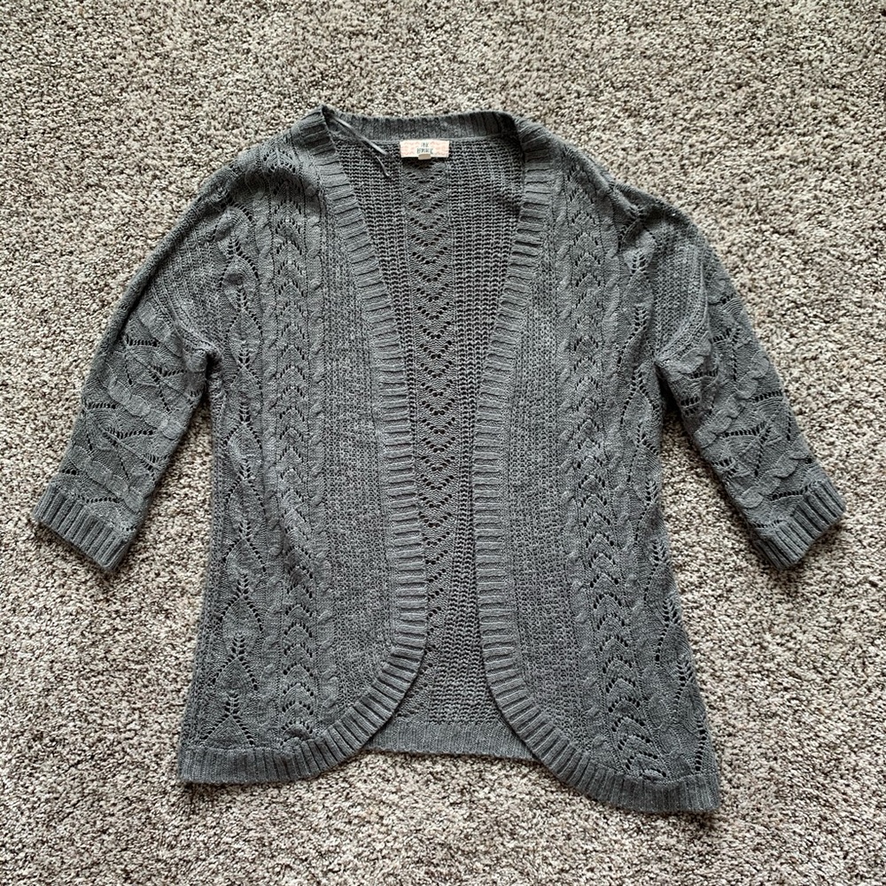 3/4 Three Quarter Sleeve Cardigan Sweater EUC